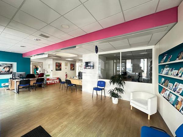 A LOUER Local commercial Pontoise 160 m²