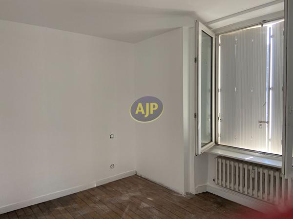Appartement à louer Rohan : 4 pièces, 84m² avec 3 chambre(s) à 770€ - AJP Immobilier Pontivy