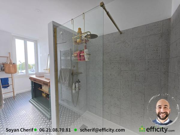 Maison
         5 pièces
        - 93 m² Exclusivité 229 500 € *