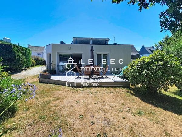 EXCLUSIVITÉ LOCMIQUELIC : Maison avec vie de plain-pied, proche Port de Pen Mané