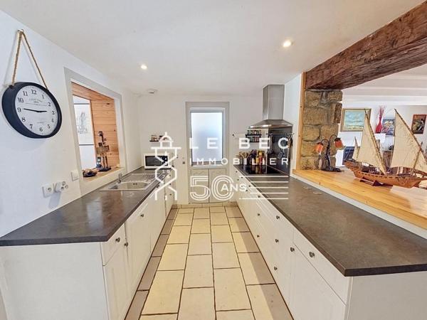 EXCLUSIVITÉ LOCMIQUELIC : Maison avec vie de plain-pied, proche Port de Pen Mané