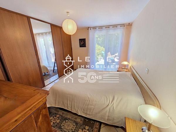 EXCLUSIVITÉ LOCMIQUELIC : Maison avec vie de plain-pied, proche Port de Pen Mané