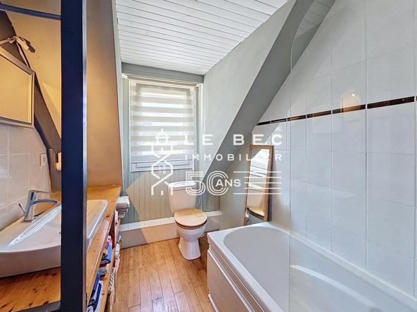 EXCLUSIVITÉ LOCMIQUELIC : Maison avec vie de plain-pied, proche Port de Pen Mané