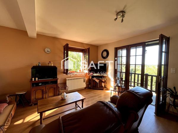 MAISON FAMILIALE SUR UN BEAU TERRAIN-PROCHE COMMODITÉS