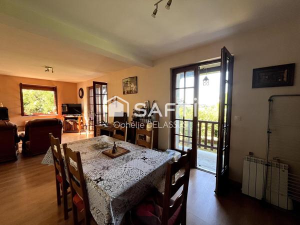 MAISON FAMILIALE SUR UN BEAU TERRAIN-PROCHE COMMODITÉS