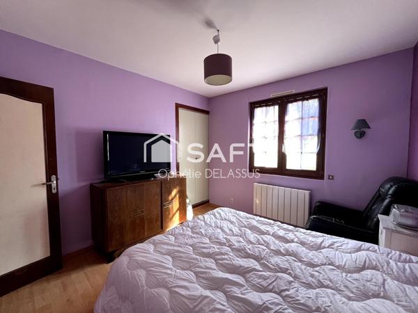 MAISON FAMILIALE SUR UN BEAU TERRAIN-PROCHE COMMODITÉS