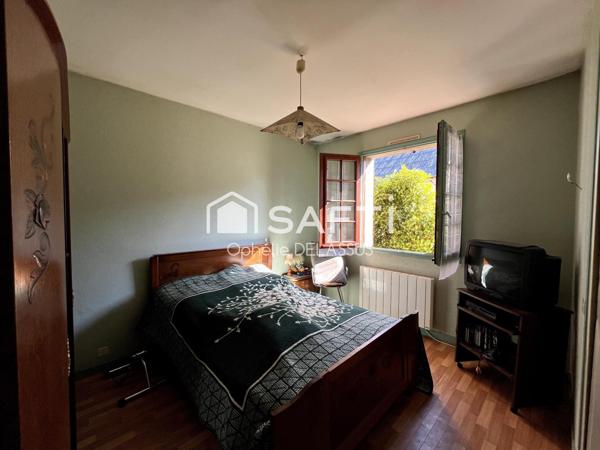 MAISON FAMILIALE SUR UN BEAU TERRAIN-PROCHE COMMODITÉS