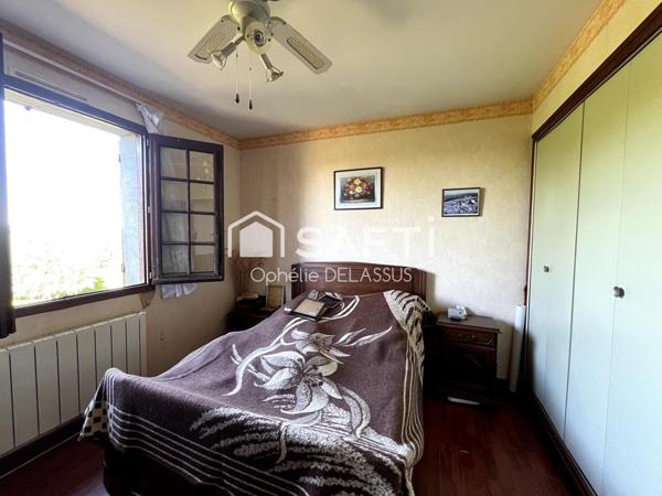 MAISON FAMILIALE SUR UN BEAU TERRAIN-PROCHE COMMODITÉS