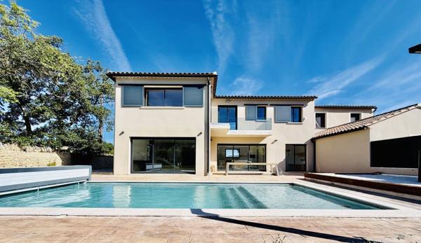 VILLA CONTEMPORAINE 5 PIÈCES À OPPÈDE