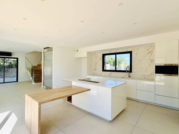 VILLA CONTEMPORAINE 5 PIÈCES À OPPÈDE
