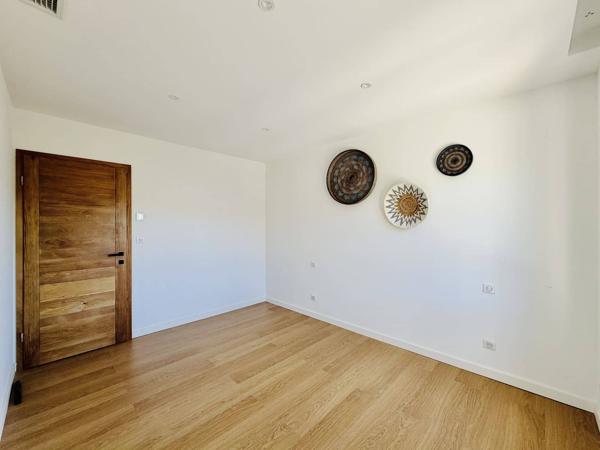 VILLA CONTEMPORAINE 5 PIÈCES À OPPÈDE
