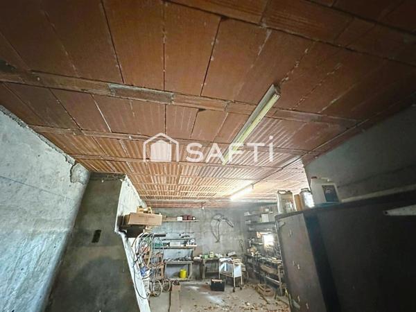 Maison de village avec un sous sol à rénovée