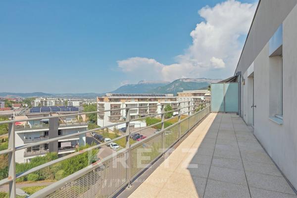 T5 en attique avec 45 m² de terrasses – Résidence de standing – Garage.