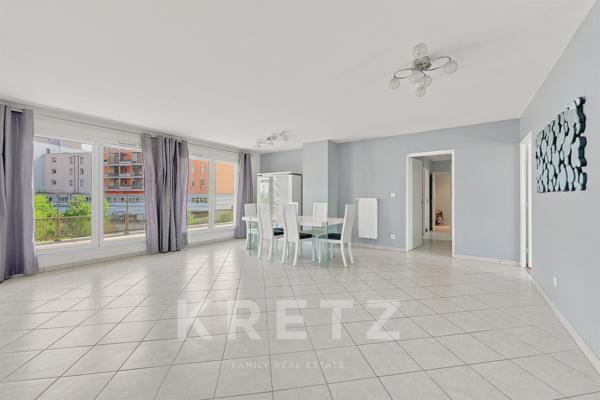 T5 en attique avec 45 m² de terrasses – Résidence de standing – Garage.