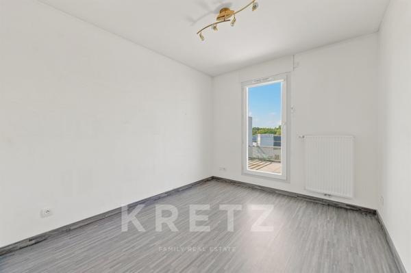 T5 en attique avec 45 m² de terrasses – Résidence de standing – Garage.