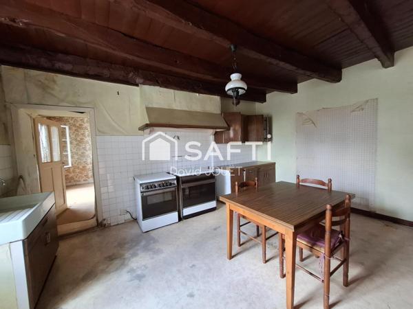 Corps de ferme en pierre à rénover