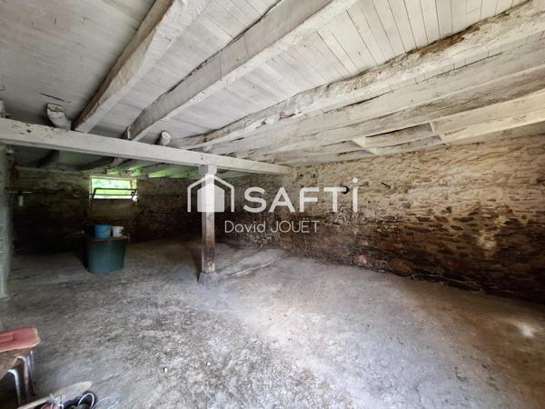 Corps de ferme en pierre à rénover