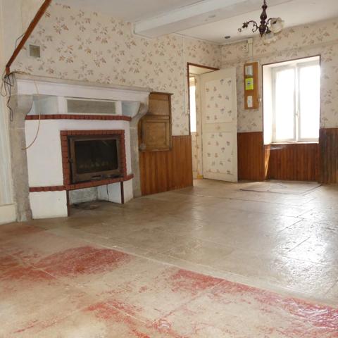 Proche Venarey et Montbard, maison à rénover 3 chambres.