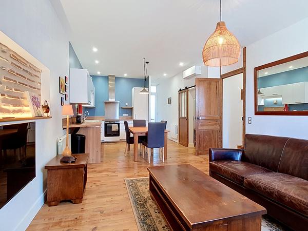 A  louer PAU Centre Appartement T4 meublé de 96.03 m²  très lumineux avec 3 chambres (dont une suite parentale) et balcon