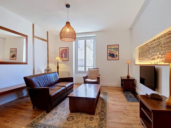 A  louer PAU Centre Appartement T4 meublé de 96.03 m²  très lumineux avec 3 chambres (dont une suite parentale) et balcon
