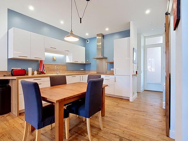 A  louer PAU Centre Appartement T4 meublé de 96.03 m²  très lumineux avec 3 chambres (dont une suite parentale) et balcon