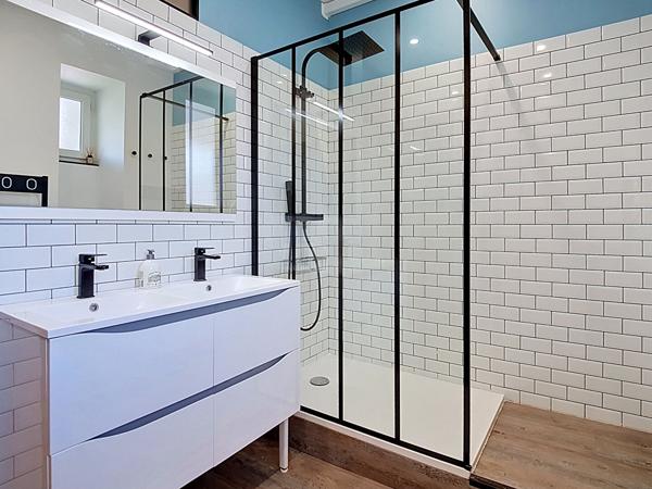 A  louer PAU Centre Appartement T4 meublé de 96.03 m²  très lumineux avec 3 chambres (dont une suite parentale) et balcon