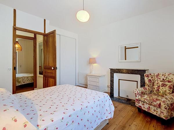 A  louer PAU Centre Appartement T4 meublé de 96.03 m²  très lumineux avec 3 chambres (dont une suite parentale) et balcon