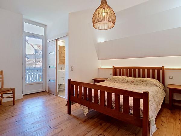 A  louer PAU Centre Appartement T4 meublé de 96.03 m²  très lumineux avec 3 chambres (dont une suite parentale) et balcon