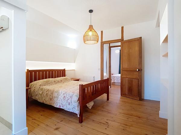 A  louer PAU Centre Appartement T4 meublé de 96.03 m²  très lumineux avec 3 chambres (dont une suite parentale) et balcon