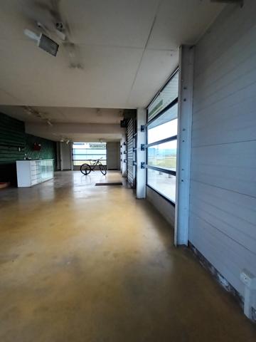 Pers-Jussy, local professionnel en zone artisanale