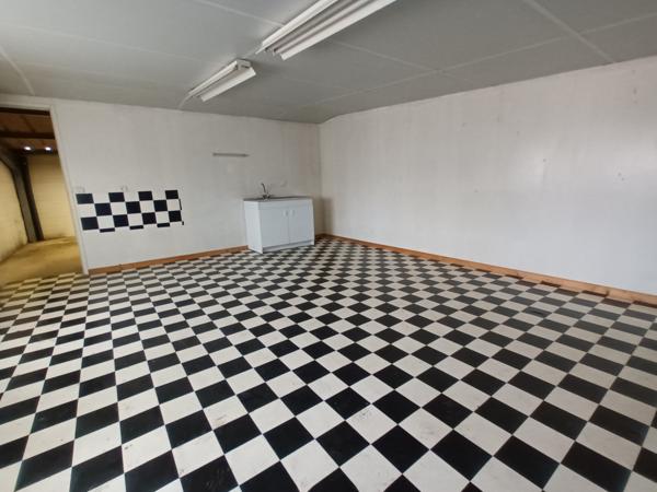 Pers-Jussy, local professionnel en zone artisanale