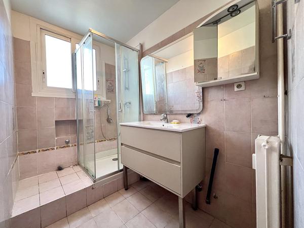 Chateau gombert (13013) 13013 Marseille / Les Olives - Rés La Floride - Appartement 3 pièces, cave, parking et garage.