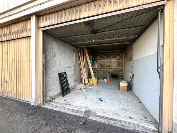 Chateau gombert (13013) 13013 Marseille / Les Olives - Rés La Floride - Appartement 3 pièces, cave, parking et garage.