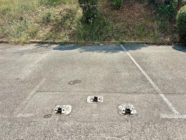 Chateau gombert (13013) 13013 Marseille / Les Olives - Rés La Floride - Appartement 3 pièces, cave, parking et garage.