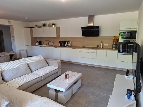 Charmant T3 / T4 de 76 m² - Résidence récente 2023 - Terrasse - Garage fermé ? Parking privatif ?