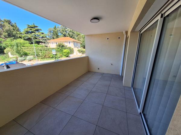 Charmant T3 / T4 de 76 m² - Résidence récente 2023 - Terrasse - Garage fermé ? Parking privatif ?