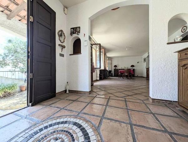 Vente                                                      Maison
                        
                     3 pièces                      115 m2                     à Fos-sur-Mer