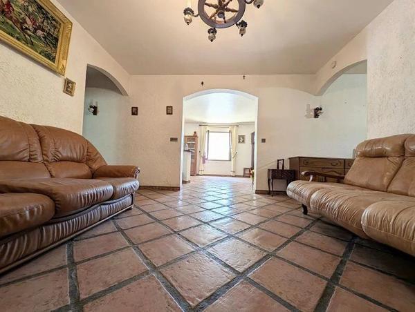 Vente                                                      Maison
                        
                     3 pièces                      115 m2                     à Fos-sur-Mer