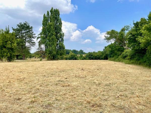 La Meignanne (49770) Ancienne rénovée 4 chambres et dépendances