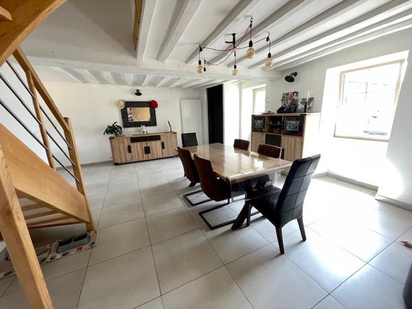 La Meignanne (49770) Ancienne rénovée 4 chambres et dépendances