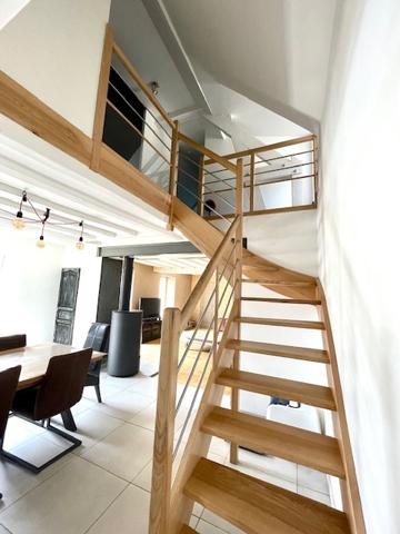 La Meignanne (49770) Ancienne rénovée 4 chambres et dépendances