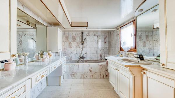 Maison Roissy En Brie 6 pièce(s) 130 m2