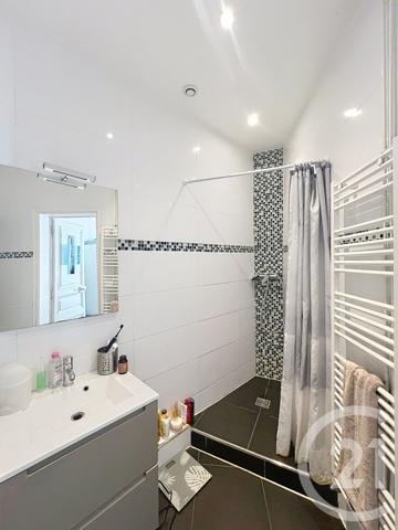 Appartement F3 à vendre  3 pièces - 74,25 m2 PARIS - 75010