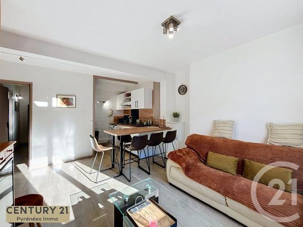Appartement F3 à vendre  3 pièces - 45 m 2   BAGNERES DE LUCHON  - 31