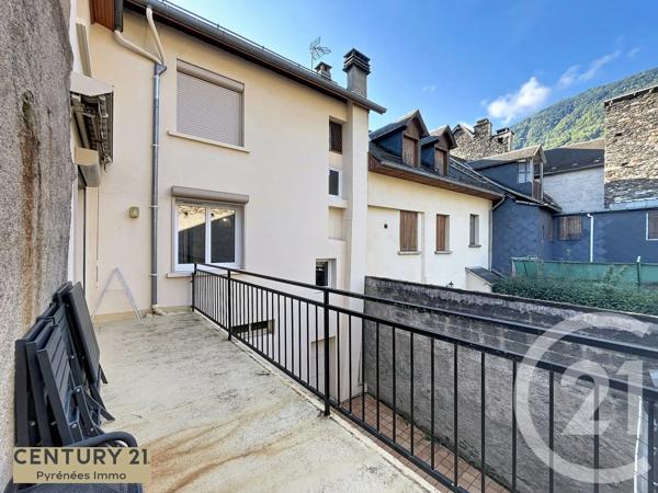 Appartement F3 à vendre  3 pièces - 45 m 2   BAGNERES DE LUCHON  - 31