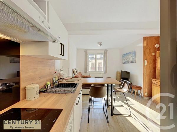Appartement F3 à vendre  3 pièces - 45 m 2   BAGNERES DE LUCHON  - 31