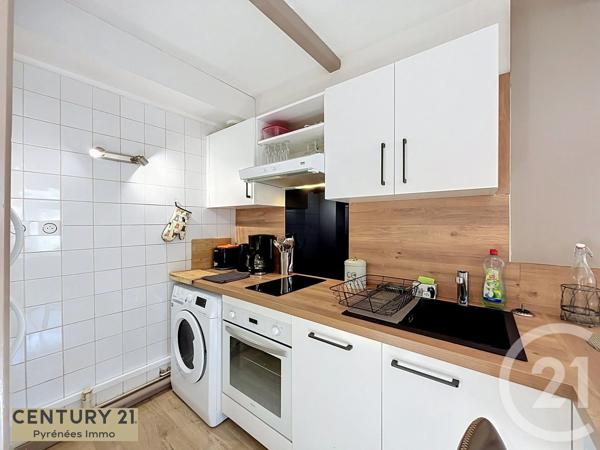 Appartement F3 à vendre  3 pièces - 45 m 2   BAGNERES DE LUCHON  - 31