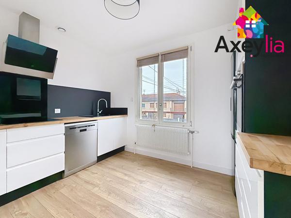 Mably (42300) A VENDRE - MABLY - MAISON RÉNOVÉE AVEC DEUX CHAMBRES, GARAGE ET TERRAIN