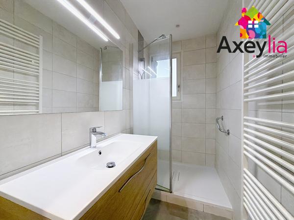 Mably (42300) A VENDRE - MABLY - MAISON RÉNOVÉE AVEC DEUX CHAMBRES, GARAGE ET TERRAIN