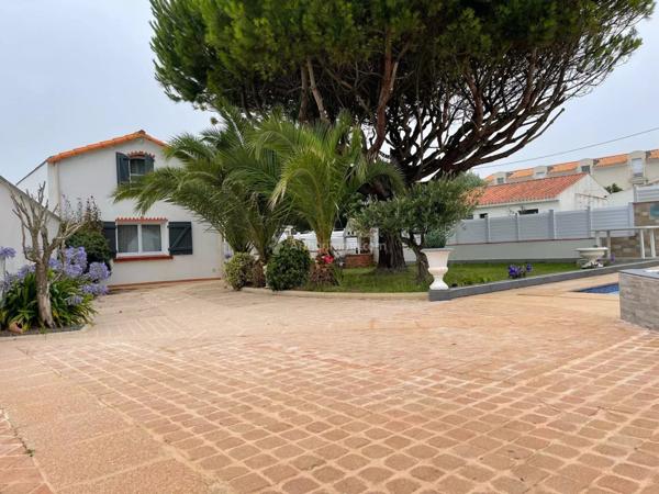 Vente Propriété 5 pièces 175 m2 à Saint-Jean-de-Monts